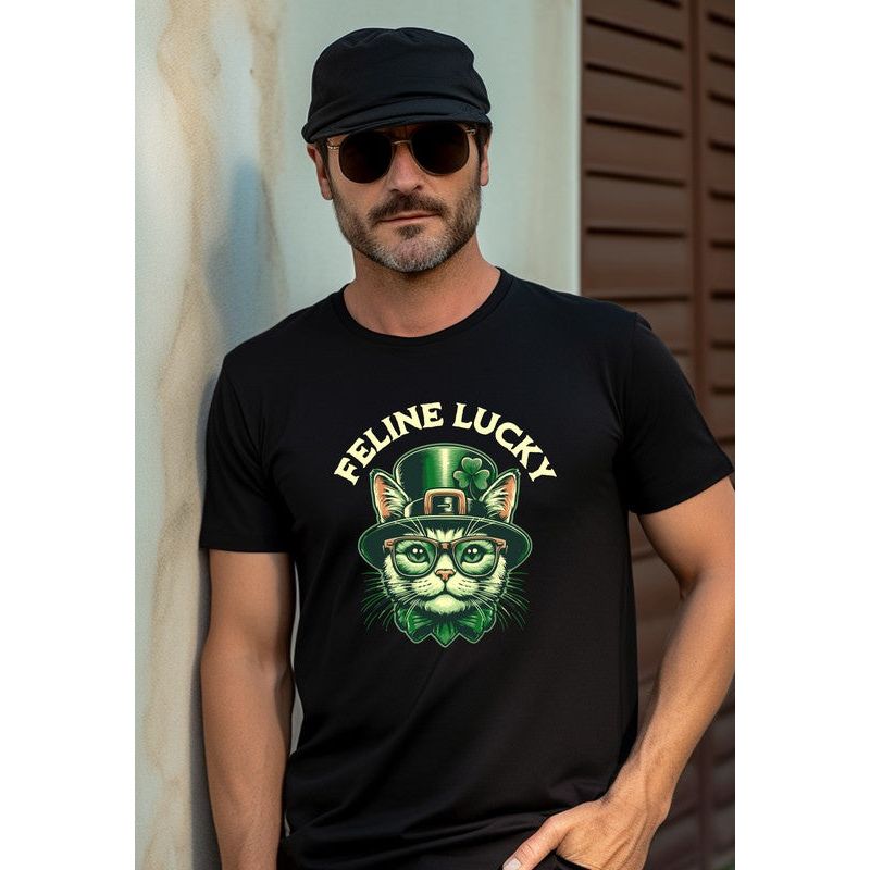 Feline Lucky Graphic Crew Neck Tee - Spicie's Boutique